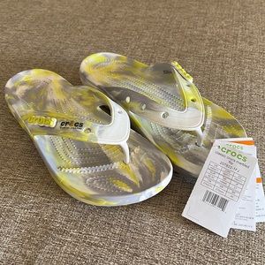 NWT Crocs Classic Marbled Flip Flops